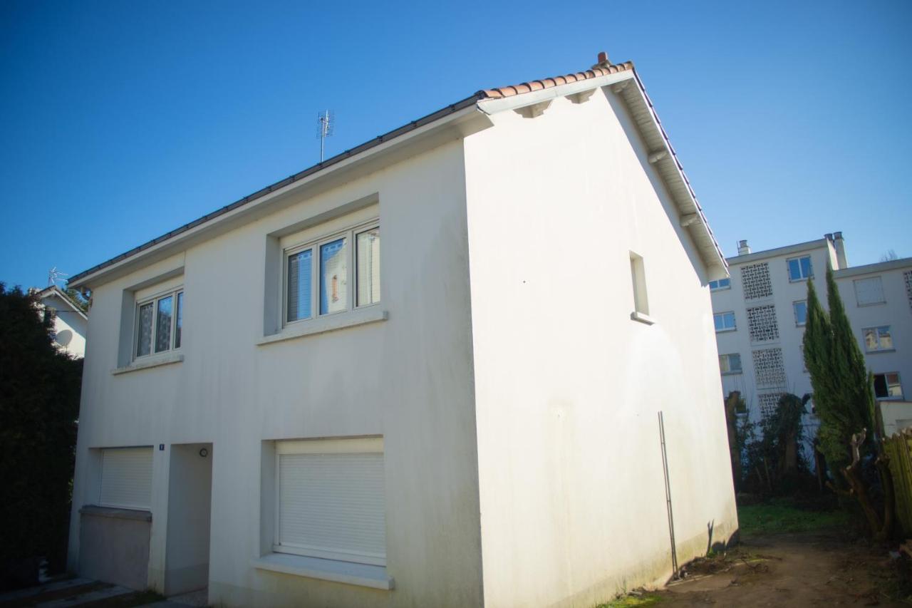 Au Clos Du Bonheur Saint-Sébastien-sur-Loire Exterior foto